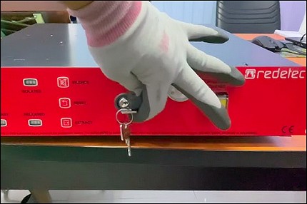 REDETEC Systme rackable pour la dtection et l'extinction automatique d'incendie dans des armoires informatiques fermes